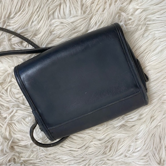 Authentic Vintage Coach Chrystie Crossbody Leather Bag 9892 in Black - Picture 8 of 10